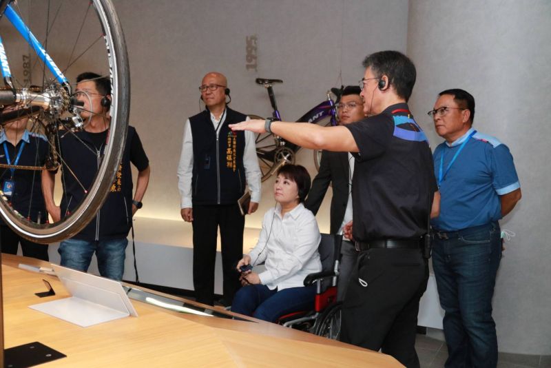 ▲市長盧秀燕參訪全台首座「自行車文化探索館」。(圖／市政府提供2020.7.31)