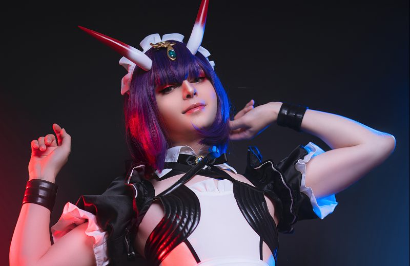 《英雄聯盟》 Sneaky 女裝新圖　酒吞童子女僕裝太短春光遮不住
