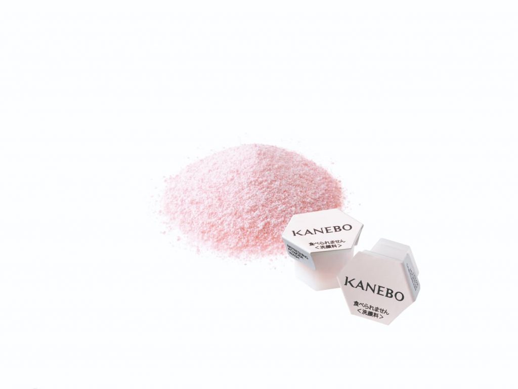 ▲KANEBO 雙色酵素洗顏粉 0.4ｇ× 32個 NT$1,100。（圖／KANEBO）