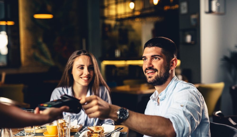  ▲AA制雖然公平，但三個時機男人付錢會更好。（圖／Shutterstock）
