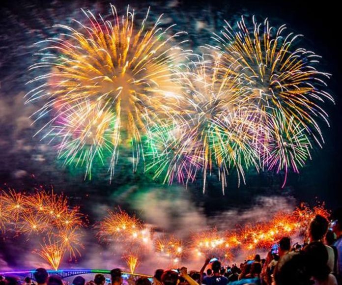 ▲2020澎湖國際海上花火節｜Penghu Fireworks Festival（Courtesy of Tourism Bureau, MOTC|台灣觀光資訊網)