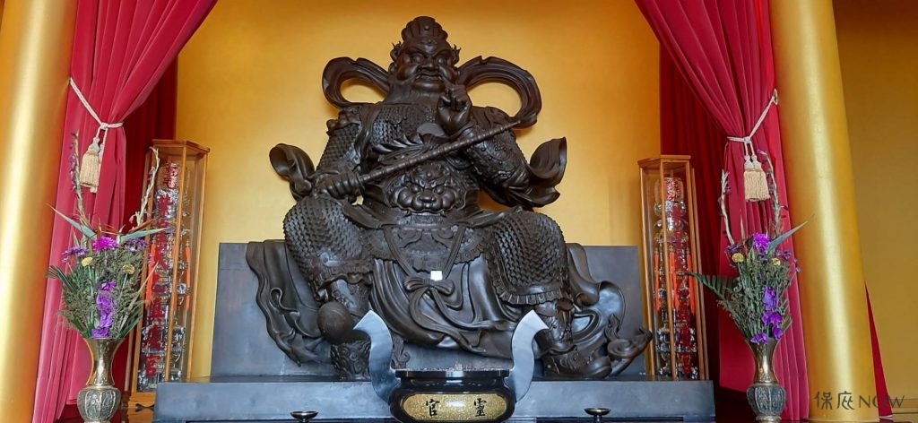 豁落靈官王天君手持金鞭，聖誕有農曆六月十五、農曆六月十六兩種記載。（圖／記者黃彥昇攝）