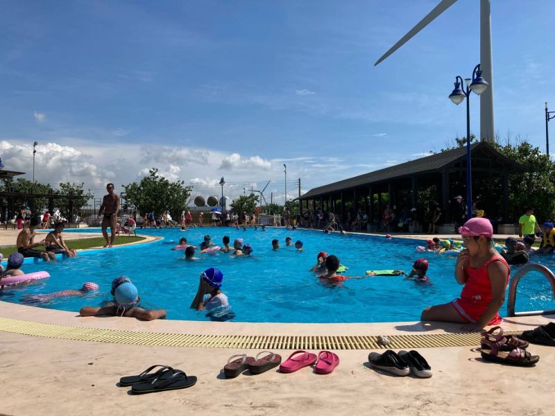 ▲大安濱海樂園游泳池及周邊景觀沙灘戲水區等老舊設施改善，已在近期完工。(圖／觀旅局提供2020.8.1)