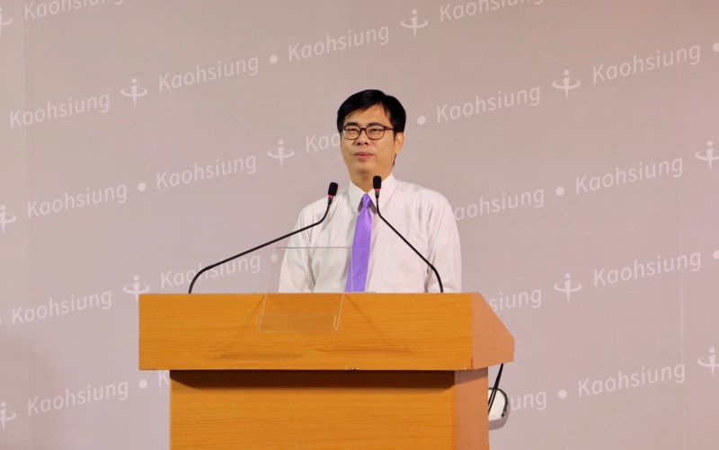 ▲高雄市長補選候選人陳其邁在公辦電視政見發表會上砲火猛烈,直指為什麼高雄人必須要投三次票?因為這兩年來,高雄不但沒有發大財,反而變得更糟。(圖/高雄市選委會提供)