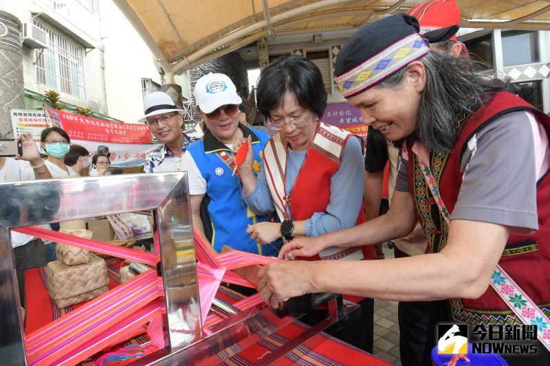 ▲原住民手工藝編織體驗。(圖/記者陳雅芳攝,2020.08.02)