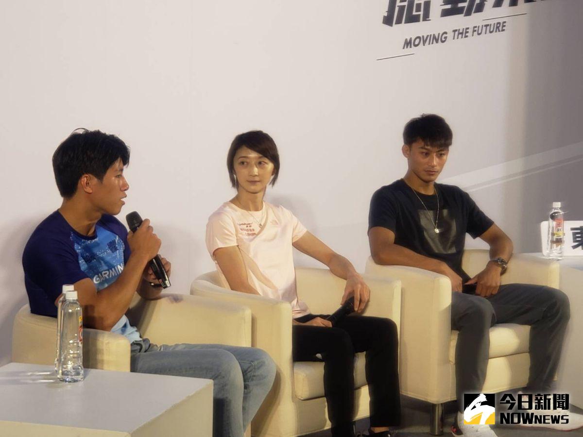 ▲運動產業博覽會邀請輕艇選手林雍傑、攀岩國手李虹瑩和柔道國手楊勇緯分享自身經驗。（圖／黃建霖攝）