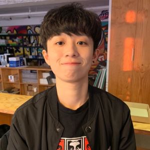 HOOK ▲實驗型網紅「HOOK」在網路上擁有高聲量。(圖/翻攝HOOK IG)