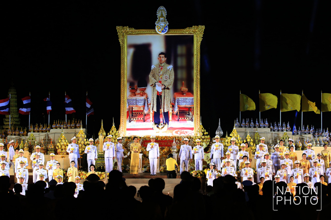 ▲上週二（28日）是泰國國王的生日，泰國公視（PBS）電視台在臉書上直播泰王賀壽儀式現場畫面，並以英語祝賀泰王，不料被臉書的翻譯年糕自動翻譯回泰文時卻出現錯誤，出現對泰王「大不敬」的意涵，直指泰王「駕崩」。（圖／shutterstock）