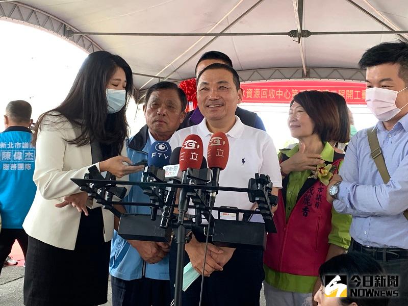 ▲對於中央不聽勸告，不願意對入境者普篩，讓侯友宜憂心忡忡。(資料照/記者康子仁攝)