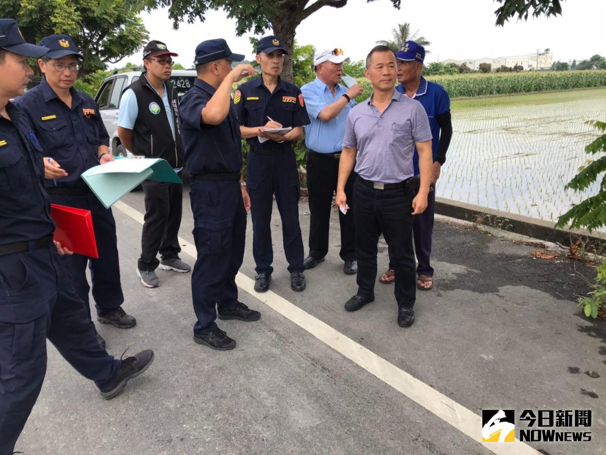 ▲縣警局決定實施交通大執法，交通隊長林世明親自帶隊現場勘查研議交通改善方案。（圖／記者陳雅芳翻攝，2020.08.03）