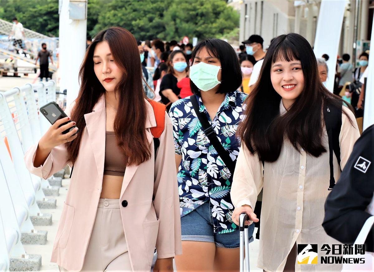 ▲馬公布袋線的客輪在3日中午13時34分自馬公港開出最後一班之後，4日將全天停航，「探索夢號」則宣布取消3日的澎湖行程。（圖／記者張塵攝，2020.08.03）