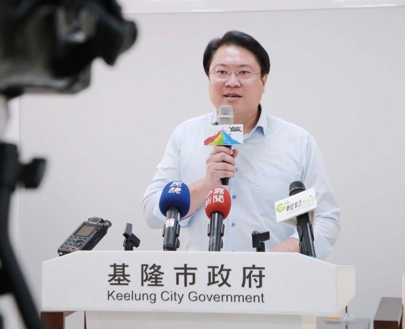 ▲林右昌強調,基隆火車站存留問題,並非最後定論,輕軌捷運跟火車也不一定是二擇一的選擇。(圖/基隆市政府提供)