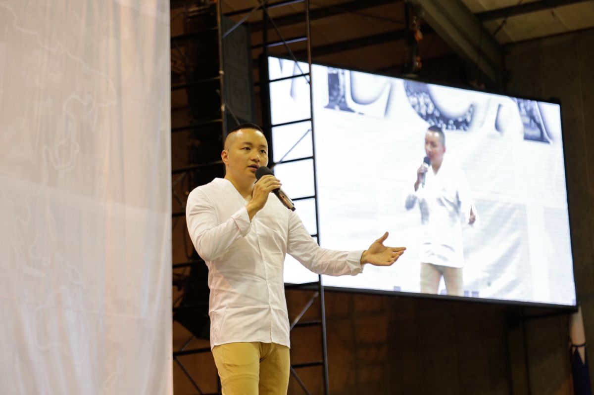 ▲全力分享愛創始人杜明夷，今年除了捐鞋到非洲外，更計畫在尚比亞，坦尚尼亞，及莫三比克設立孤兒院。（圖/公關照片）