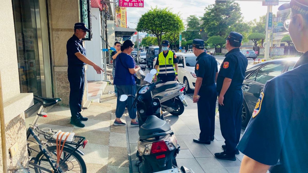 ▲自8月1日起啟動「清道2.0」，呼籲用路人注意交通規則，避免成為馬路三寶。〔圖／嘉市府提供2020.08.04〕