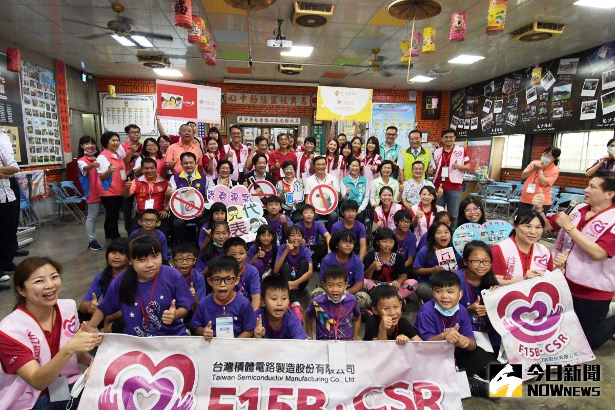 ▲副總統賴清德走訪彰化秀水馬興社區，了解台積電慈善基金會投注教育資源的成果。（圖／記者陳雅芳攝，2020.08.04）