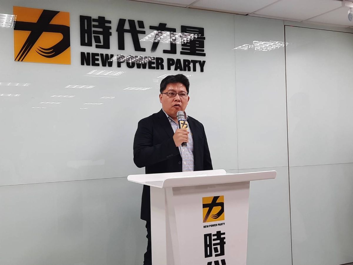 ▲時代力量代理主席邱顯智表示，徐永明下午5點會到紀律委員會說明，如果他對結果不滿，可以再訴諸仲裁委員會，還是不滿意的話，可以尋求法律救濟。 (圖/記者吳承翰攝)