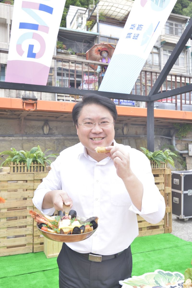 ▲2020基隆特色美食節今(5)日正式開跑,今年以「秘境美食實境解謎」、「港味面具派對」、「嚴選漁夫鍋競賽」及「基隆十大特色伴手禮」為四大主要活動。(圖/基隆市政府提供)