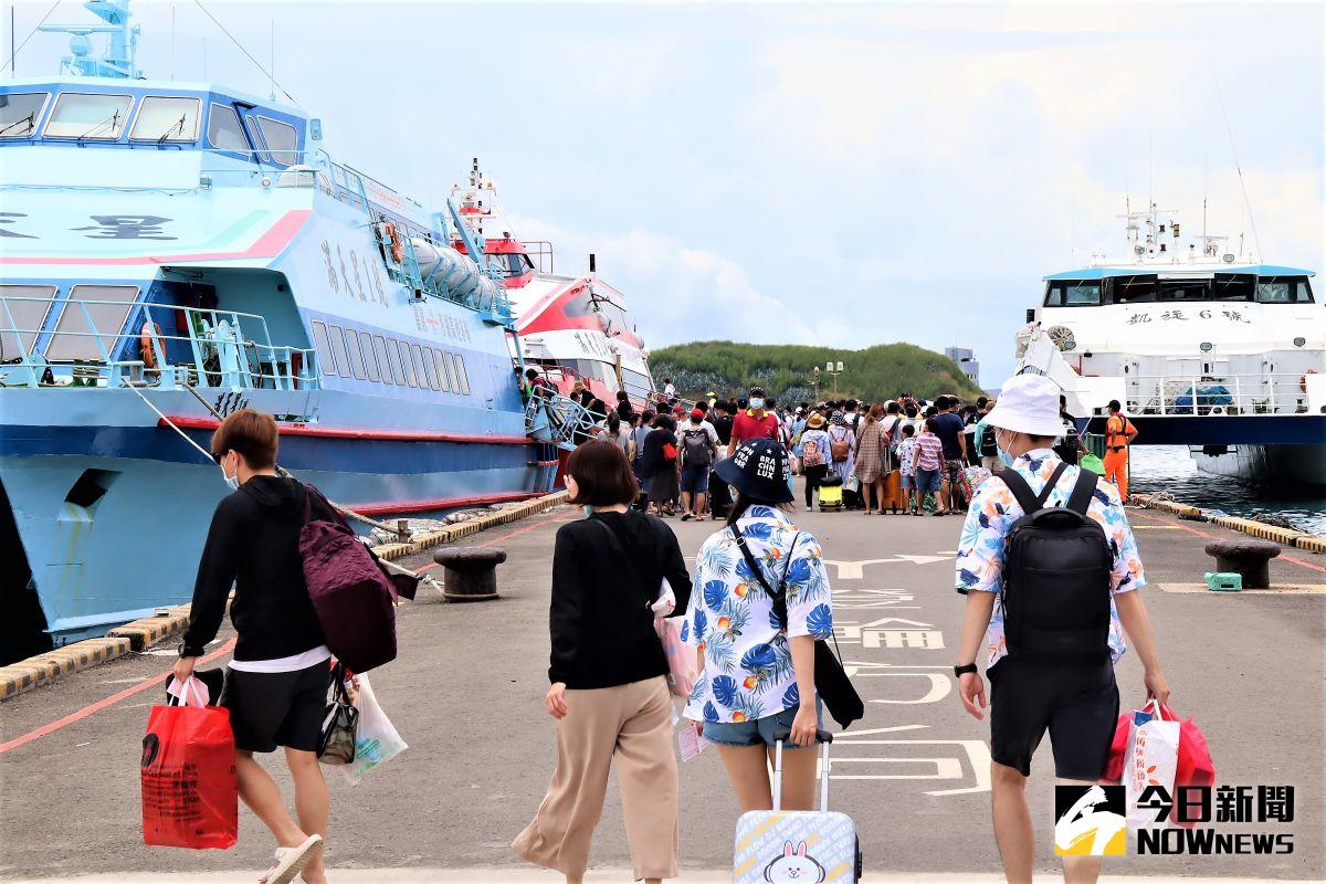 ▲交通部觀光局「安心旅遊」補助經費即將見底，行政院發言人丁怡銘今（27）日表示，可挪用補助外籍觀光客預算約16億，讓安心旅遊撐到9月底。（圖／NOWnews資料照，記者張塵攝）
