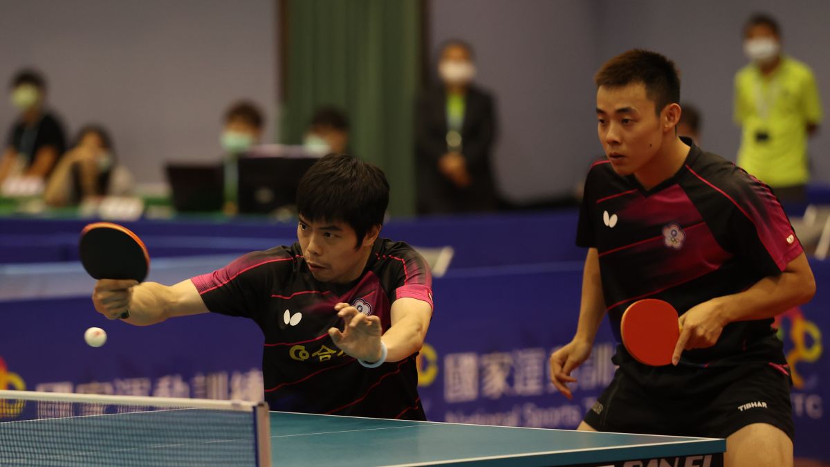 ▲模擬東京奧運對抗賽，國內第一男雙組合莊智淵(左)／陳建安(右)出戰國內第一混雙組合林昀儒／鄭怡靜。（圖／國訓中心提供）