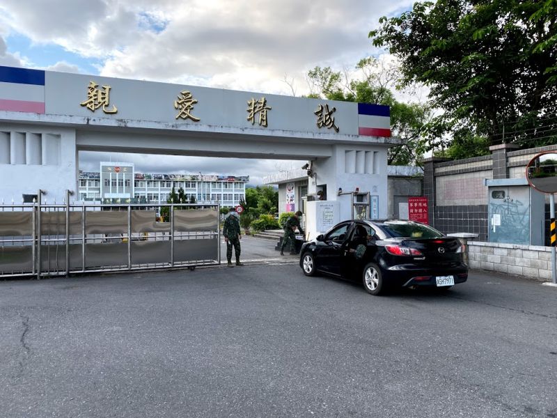 新兵與長官吵架!抓連長衣領嗆「碰我是怎樣」 下場出爐