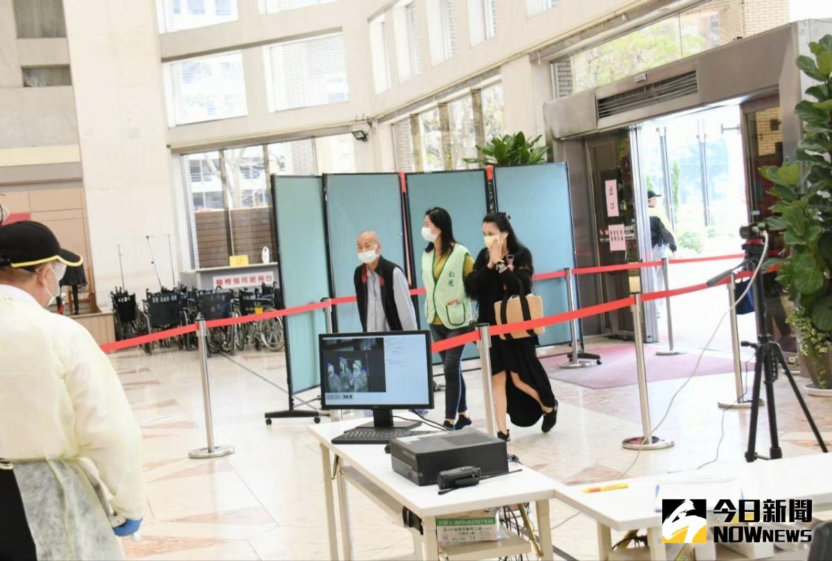 ▲台北市政府自8月6日起擴大防疫管制，出入公共場所實名制、大型室內外活動皆須事先審核。（圖／NOWnews資料照）