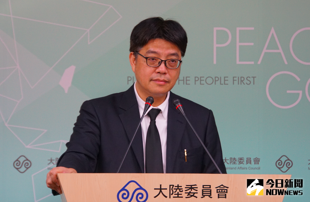 ▲陸委會副主任委員兼發言人邱垂正表示，週日聚集於澎湖的大陸船隻以「避風」為由進入海域捕魚，海巡署以水炮驅離是為維護漁民權益。（圖／記者呂炯昌攝）