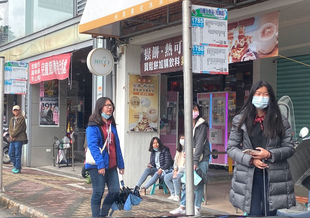 ▲宜蘭縣政府今(6)日宣布民眾搭乘縣轄市區公車大眾運輸工具務必全程配戴口罩。（圖／記者李清貴攝,資料照)