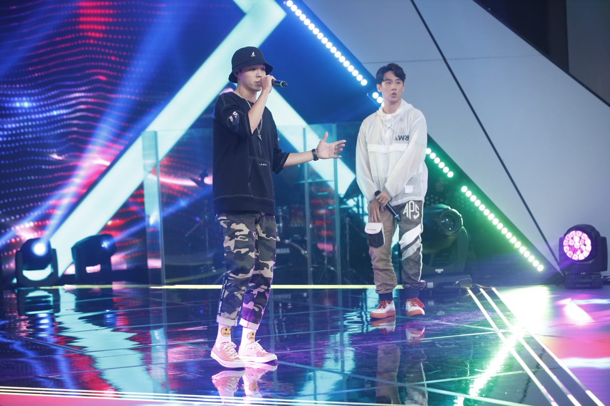 ▲嘻哈男孩團體Fun Ones即興饒舌，玖壹壹一聽秒喊晉級。（圖／特約林敬原） 