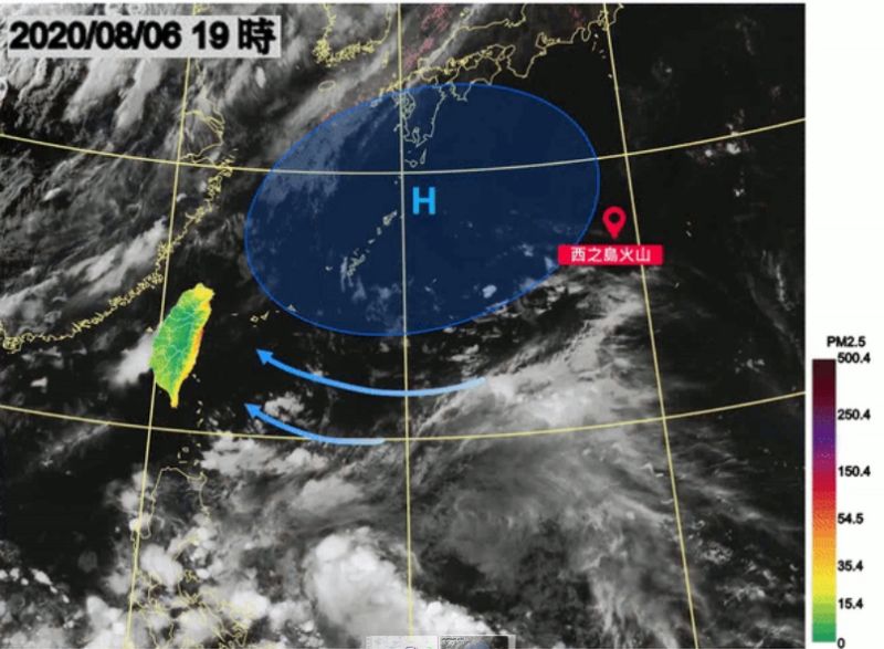 ▲日本西之島火山灰的氣流動向衛星雲圖。（圖／環保署提供）