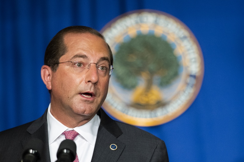 ▲美國衛生部長阿薩爾(Alex Azar)於今(9)日抵達台灣,不過就網友好奇提問「美國衛生部長很大咖嗎?」而引來許多人討論。(圖/美聯社/達志影像)