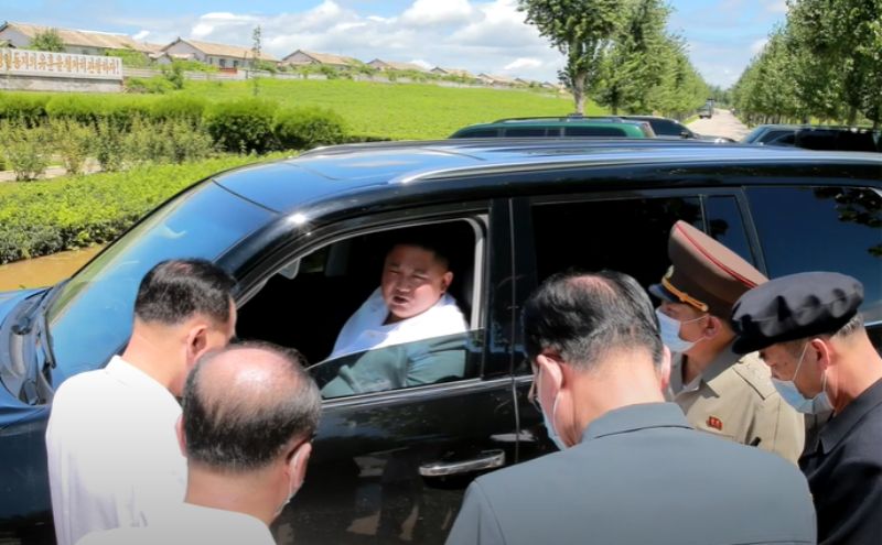▲南韓媒體指出,金正恩此舉似乎有意強調領導人心繫災民、親力親為的形象。(圖/截取自