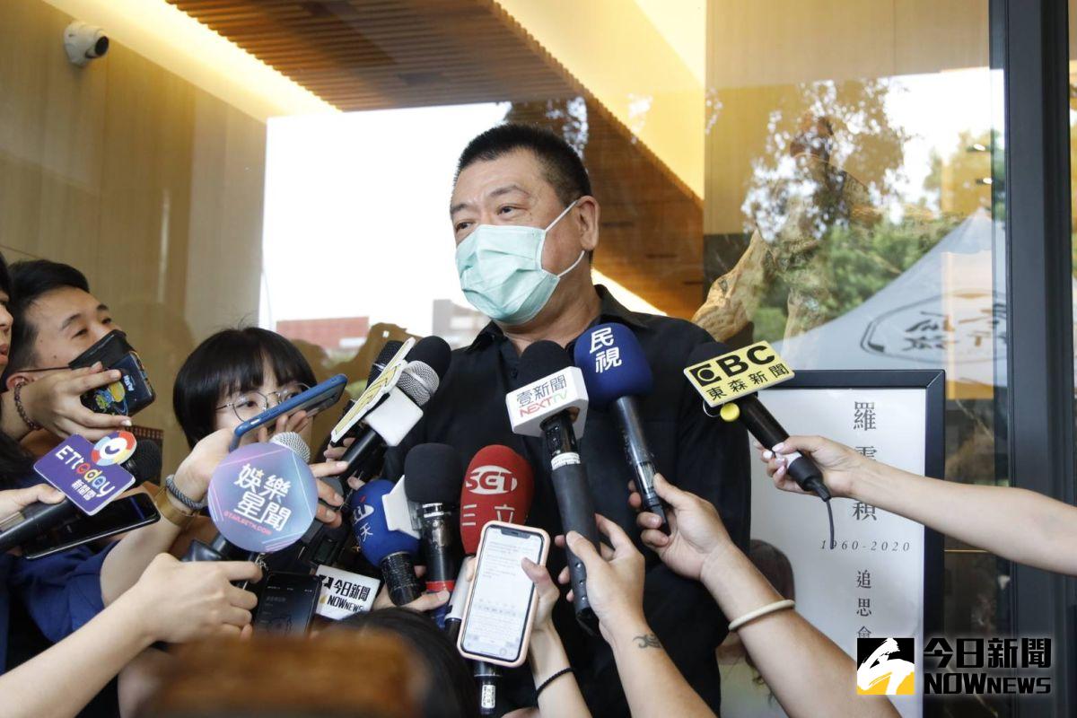 ▲孫德榮不捨羅霈穎過世，發誓會好好生活。（圖／特約記者林敬原攝）
