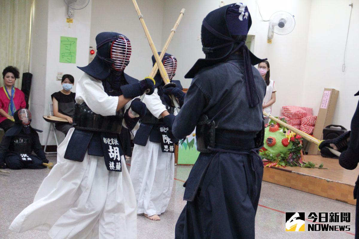 ▲彰化家扶劍道五育學習成長營，劍道才藝班小朋友發揮所長，規劃出精采的劍道表演。（圖／記者陳雅芳攝，2020.08.09）