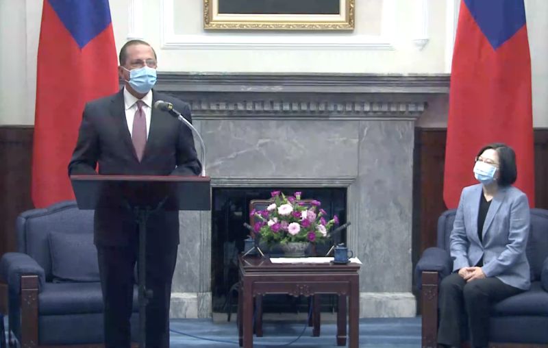 ▲美國衛生部長阿薩爾10日拜會蔡英文。(圖/翻攝自蔡英文臉書)