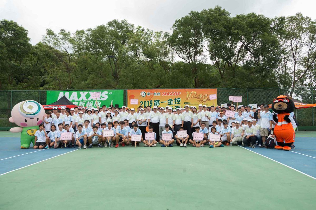 ▲第十屆賽事開幕式所有貴賓與選手共同合影留念（圖／海碩整合行銷提供）