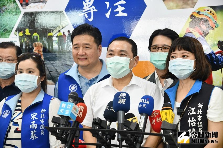 ▲侯友宜認為，越嚴格落實境外管制，這樣才能守住國門，他樂見中央從高風險國家菲律賓進來已全面落實普篩。(圖/新北市新聞局提供)