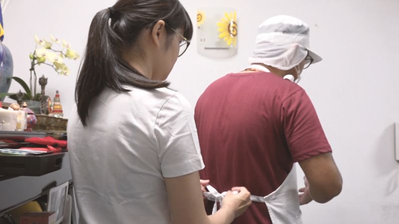 ▲同正的女友,是支持他面對病情、重新生活的重要支柱之一。(圖/記者朱永強拍攝)