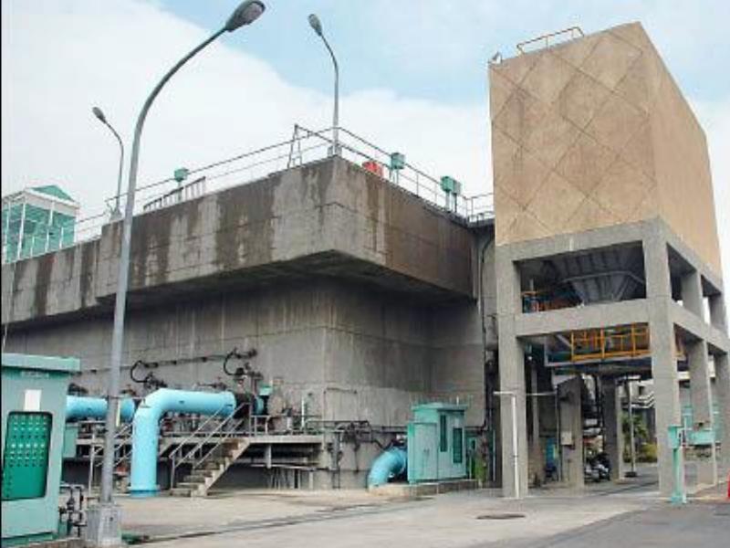 ▲台灣自來水公司第7區管理處改善澄清湖高級淨水場水質軟化系統，以提升大高雄地區用水品質及供水穩定度。(資料照／記者黃守作攝) 