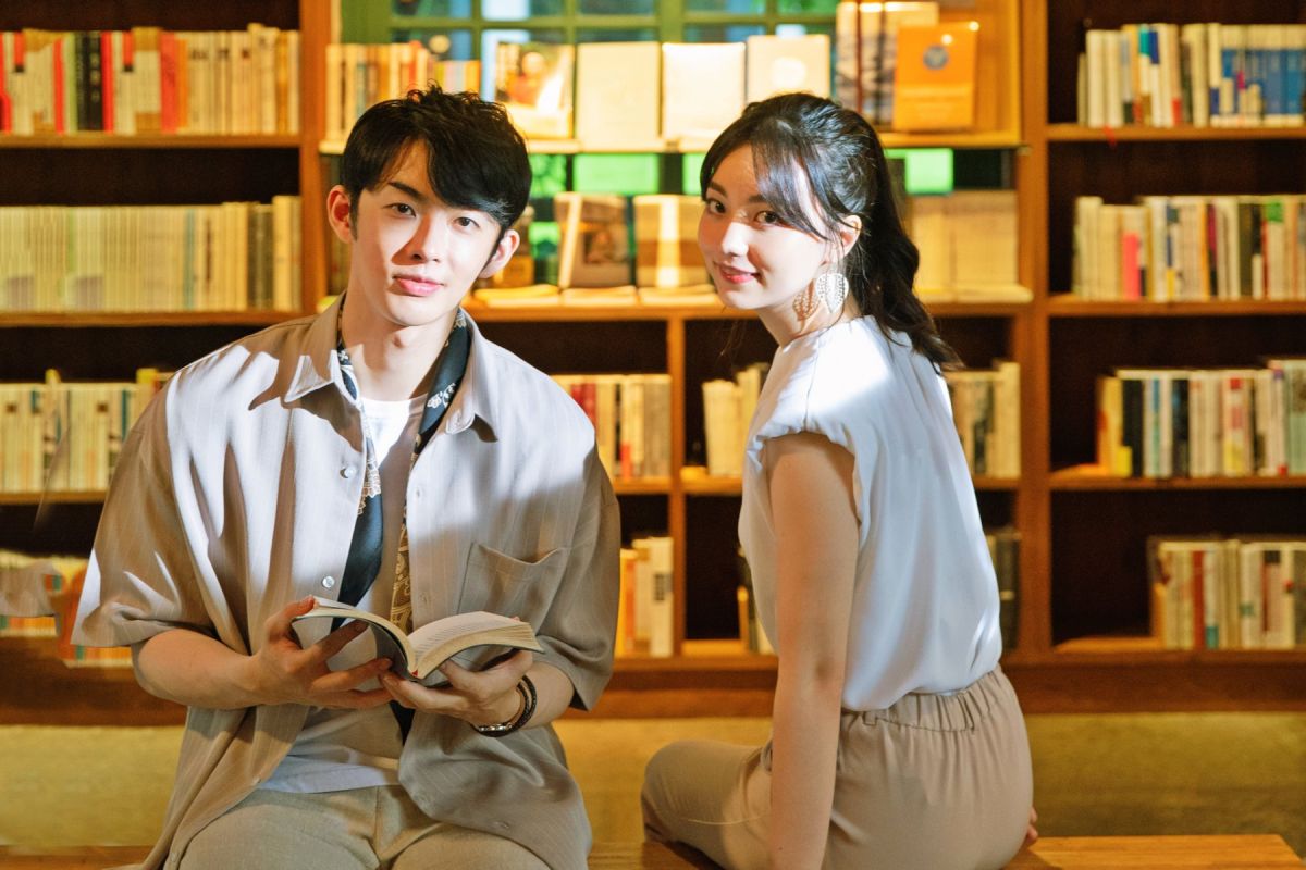 ▲蕭子墨（左）因「圍棋女神」黑嘉嘉療情傷。（圖 / 劇組提供）