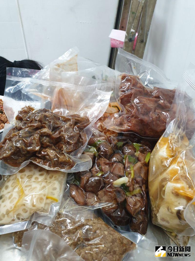 ▲傅記上海菜除了在市場賣熟食,第二代接手後也推出冷凍料理包搶攻宅經濟。(圖/金武鳳攝,2020.8.12)