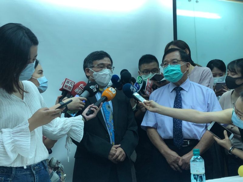 ▲台大公衛召開新冠肺炎研討例行記者會。(圖/記者劉雅文拍攝)