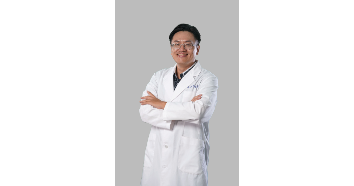 ▲王韋力醫師說明，預防過敏的確應「環境」與「飲食」並進，但許多家長只知道注意空氣品質、塵螨，卻忽略飲食也是預防關鍵！（圖／王韋力醫師提供）