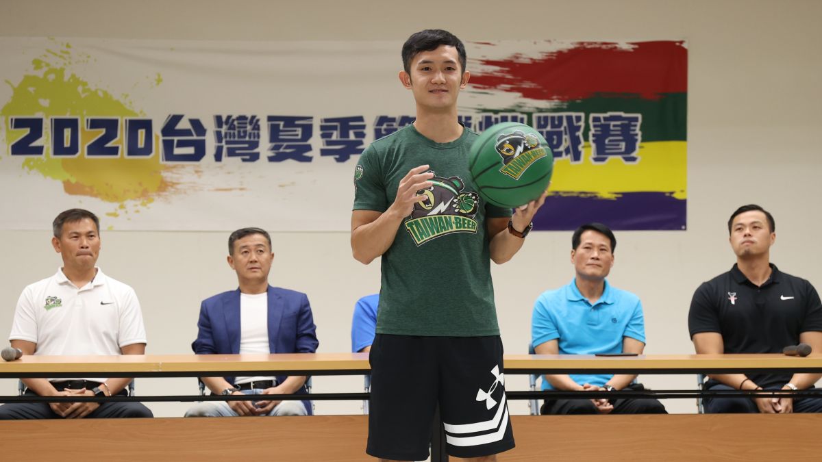 ▲由SBL4隊共同參與的「2020台灣夏季籃球挑戰賽」將在8月31日登場，今(13)日舉行賽前記者會，台啤主控蔣淯安戰前受傷。（圖／中華籃協提供）