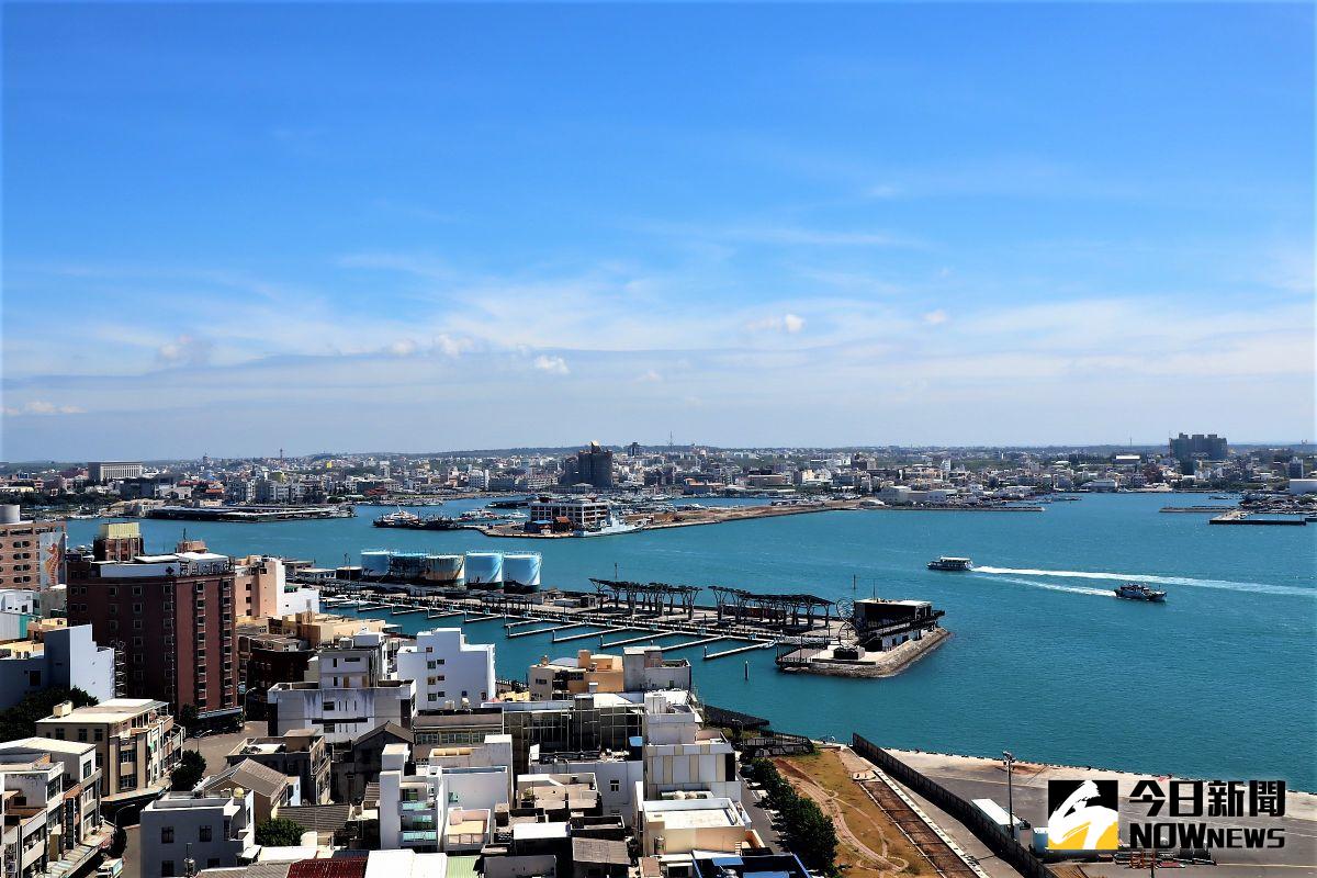 ▲澎湖縣政府打算在馬公案山的淺礁區填海造陸，讓附近多出65公頃的海埔新生地，同時解決大型郵輪無法泊靠的困境。（圖／記者張塵攝，2020.08.14）