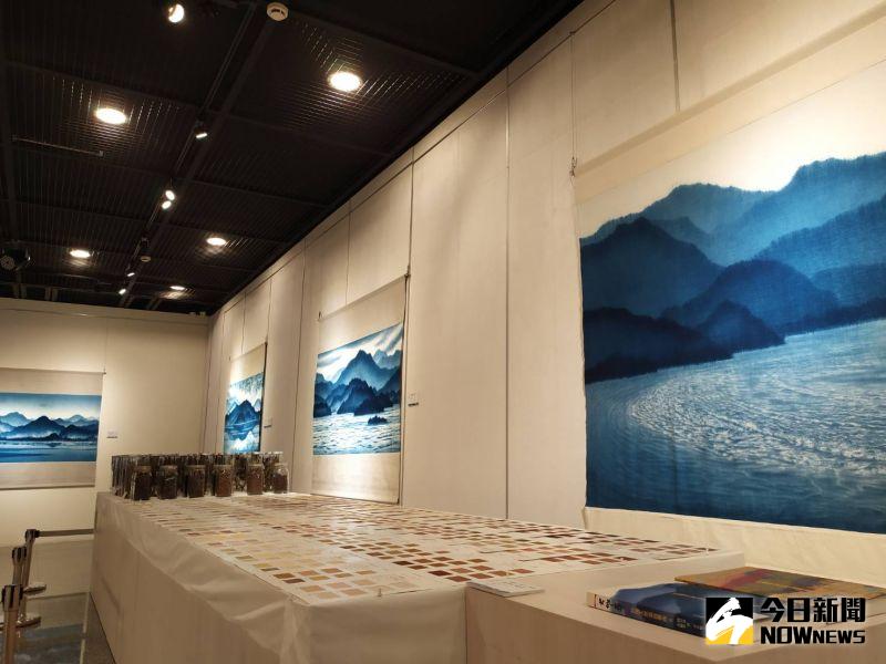 ▲陳景林夫婦跑遍全台各地,至今開發出超過200種植物染材,赤、橙、黃、綠、青、紫、茶褐、灰黑等各種顏色都有。(圖/記者葉靜美攝,2020.08.14)