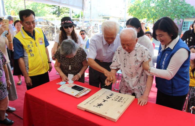 ▲已95歲高齡書法大師陳岳山受邀出席。（圖／記者簡勇鵬攝，2020.08.14）