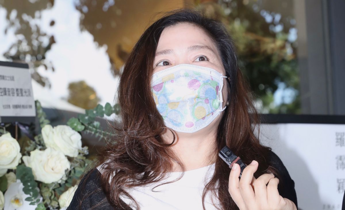 ▲豬哥亮遺孀葉瑞美現身羅霈穎靈堂，曝光當年一張紙條促成姻緣的故事。（圖／ NOWnews影像中心） 