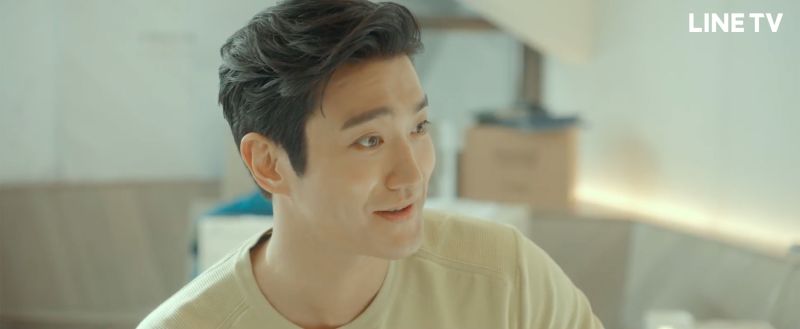 ▲▼始源高挺鼻樑大走山,變成扁塌蒜頭鼻。(圖/LINE