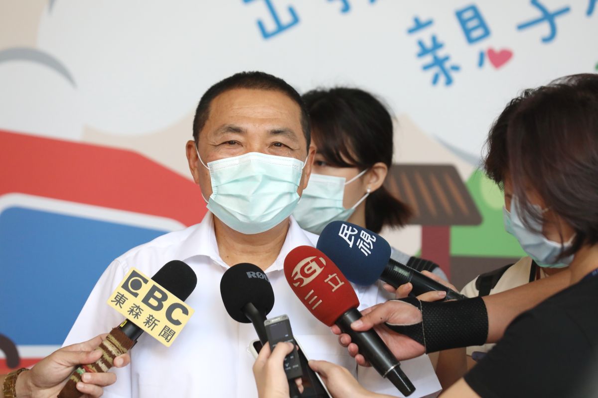 ▲侯友宜仍堅持需全面普篩，他認為除了高風險國家外，還有很多國家也都有風險。（圖／記者宋原彰攝，2020.08.15）