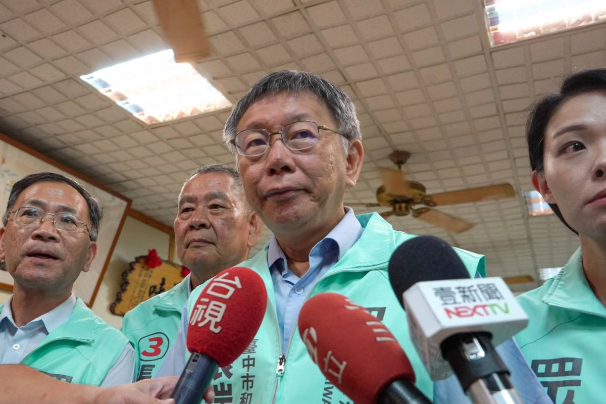 ▲身兼台灣民眾黨主席的台北市長柯文哲，在高雄市長補選結束，民眾黨支持的候選人吳益政大敗後，引用國父的名言鼓勵黨要再努力，卻遭起底過去柯文哲曾稱國父10次革命的例子笨得可以。（圖／台灣民眾黨提供）